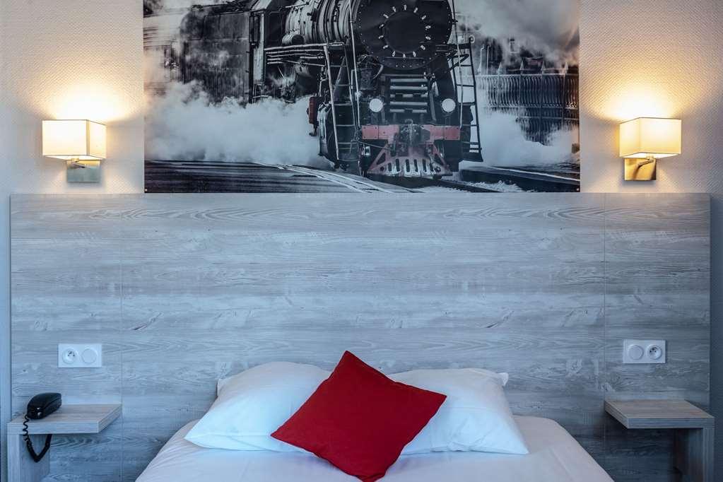 Campanile Grenoble Centre Gare Hotel Room photo