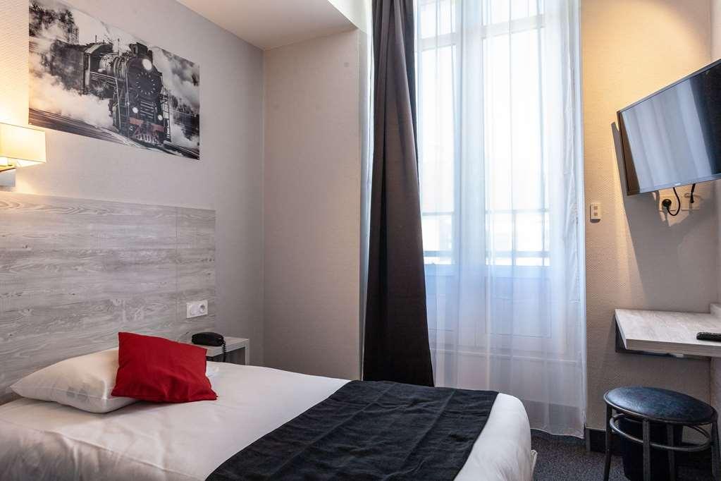 Campanile Grenoble Centre Gare Hotel Room photo