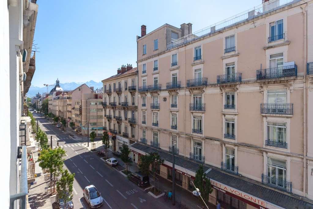 Campanile Grenoble Centre Gare Hotel Exterior photo