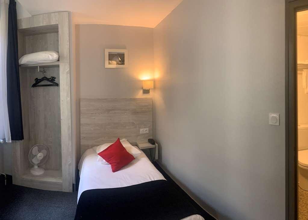 Campanile Grenoble Centre Gare Hotel Room photo