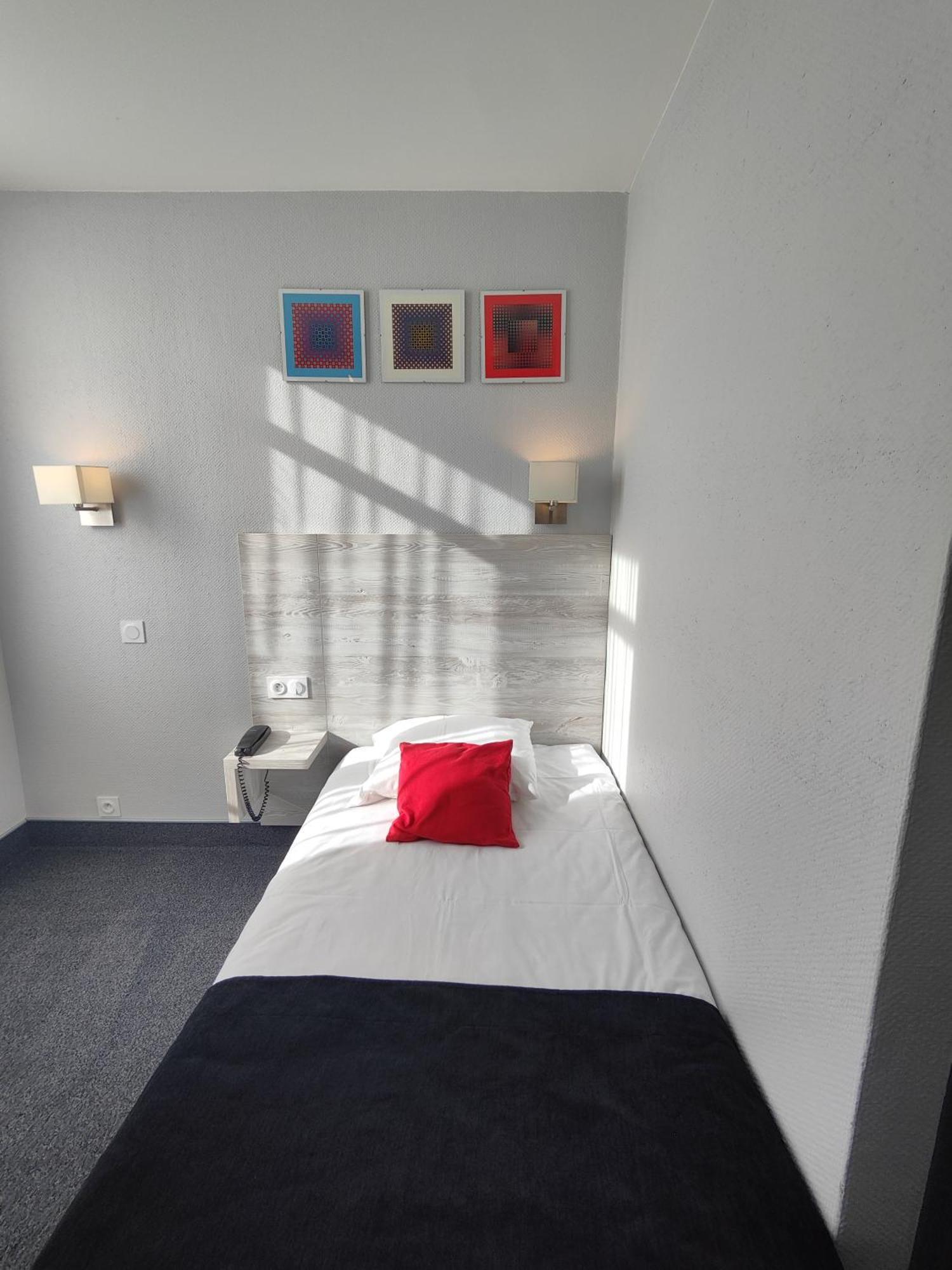 Campanile Grenoble Centre Gare Hotel Exterior photo